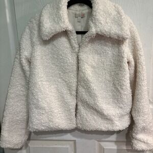 GB Cream Color Short Sherpa  "Faux Fur" Jacket 100% Polyester Lined S  Pockets